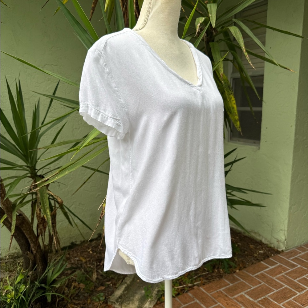 Cloth and Stone White V Neck Tshirt